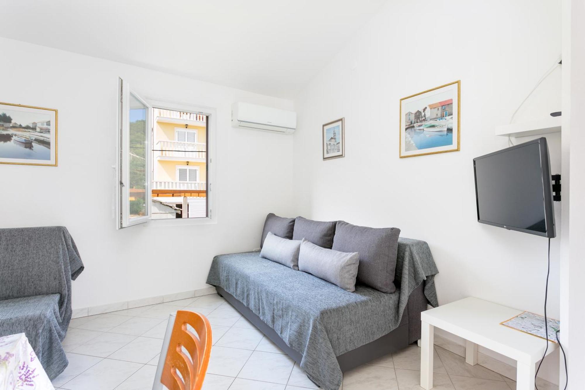 Apartments By The Sea Slatine, Ciovo - 6000 Bilik gambar