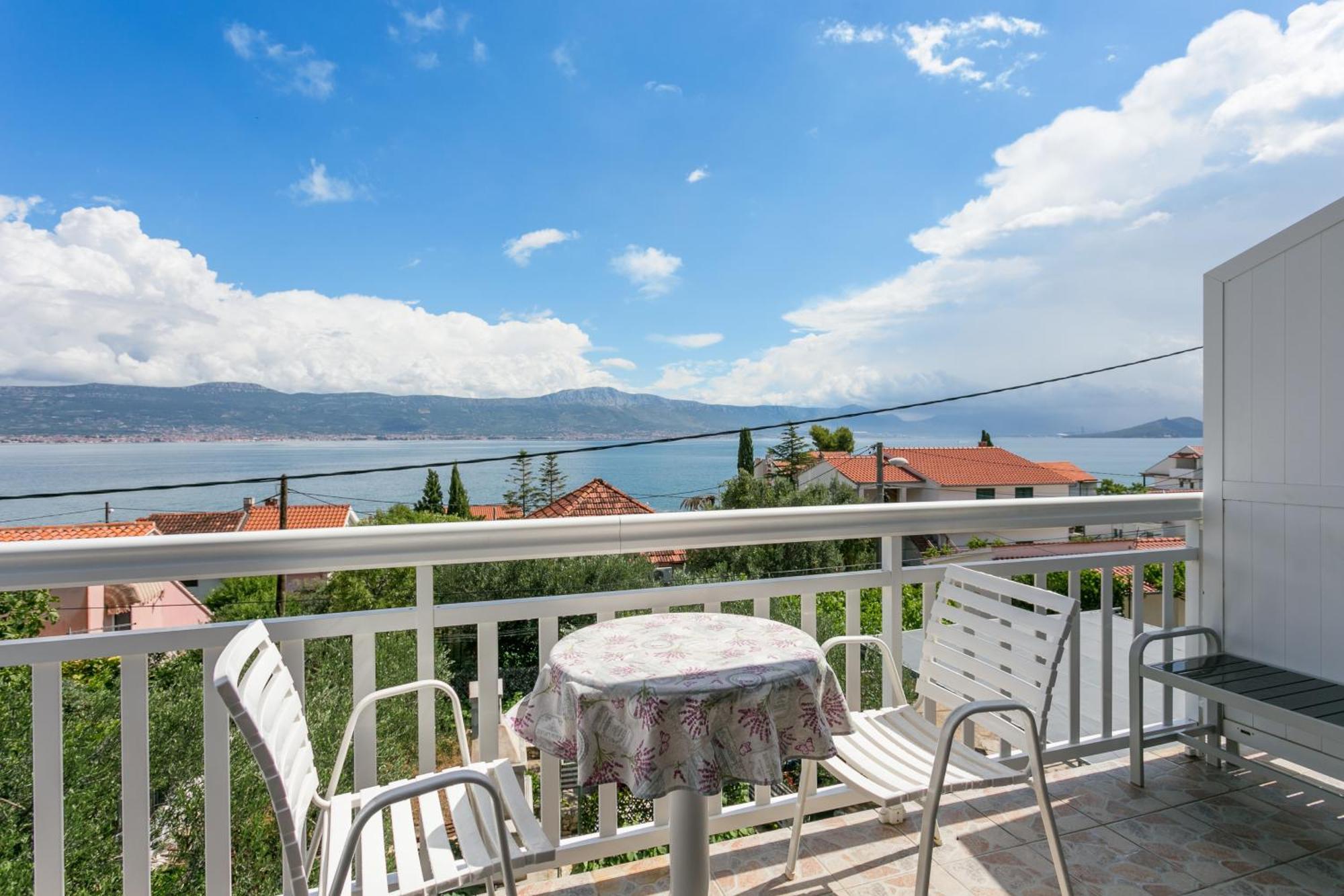 Apartments By The Sea Slatine, Ciovo - 6000 Luaran gambar